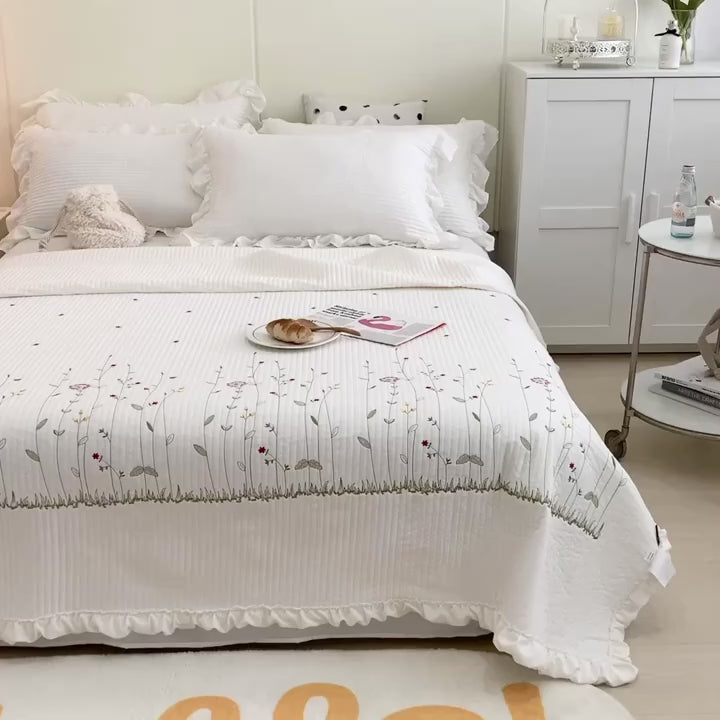 3Pcs Korean Style Embroidered Summer Cooling Air Condition Comforter Set
